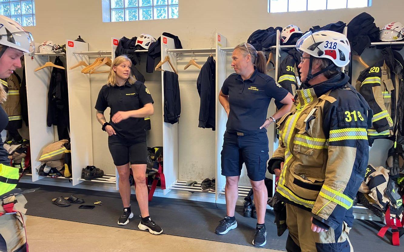 Rebecka Dahlgren och Charlott Sandberg berättade om jobbet som brandman och fick svara på frågor om lite av varje.